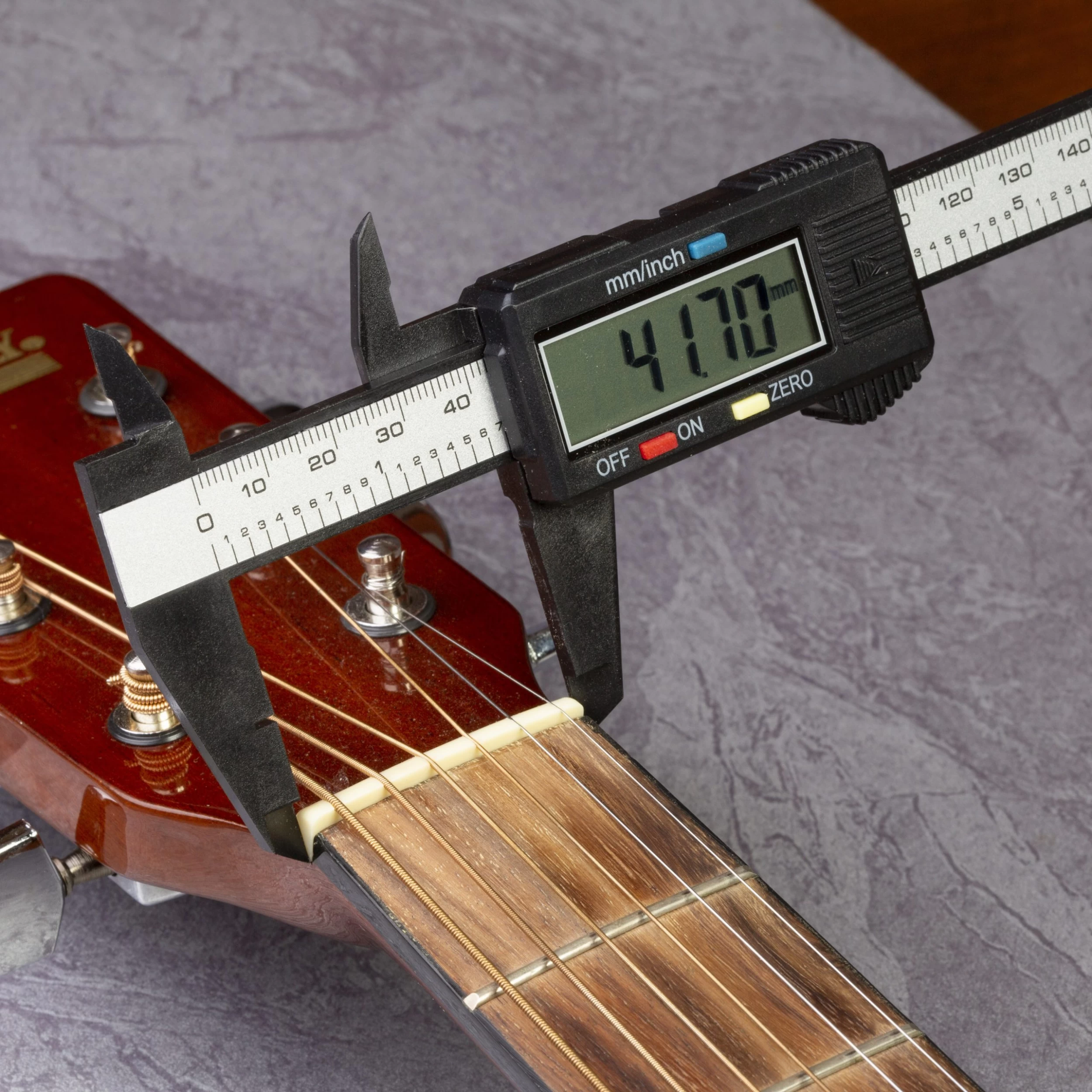 Featherweight Digital Caliper - StewMac - Image 4