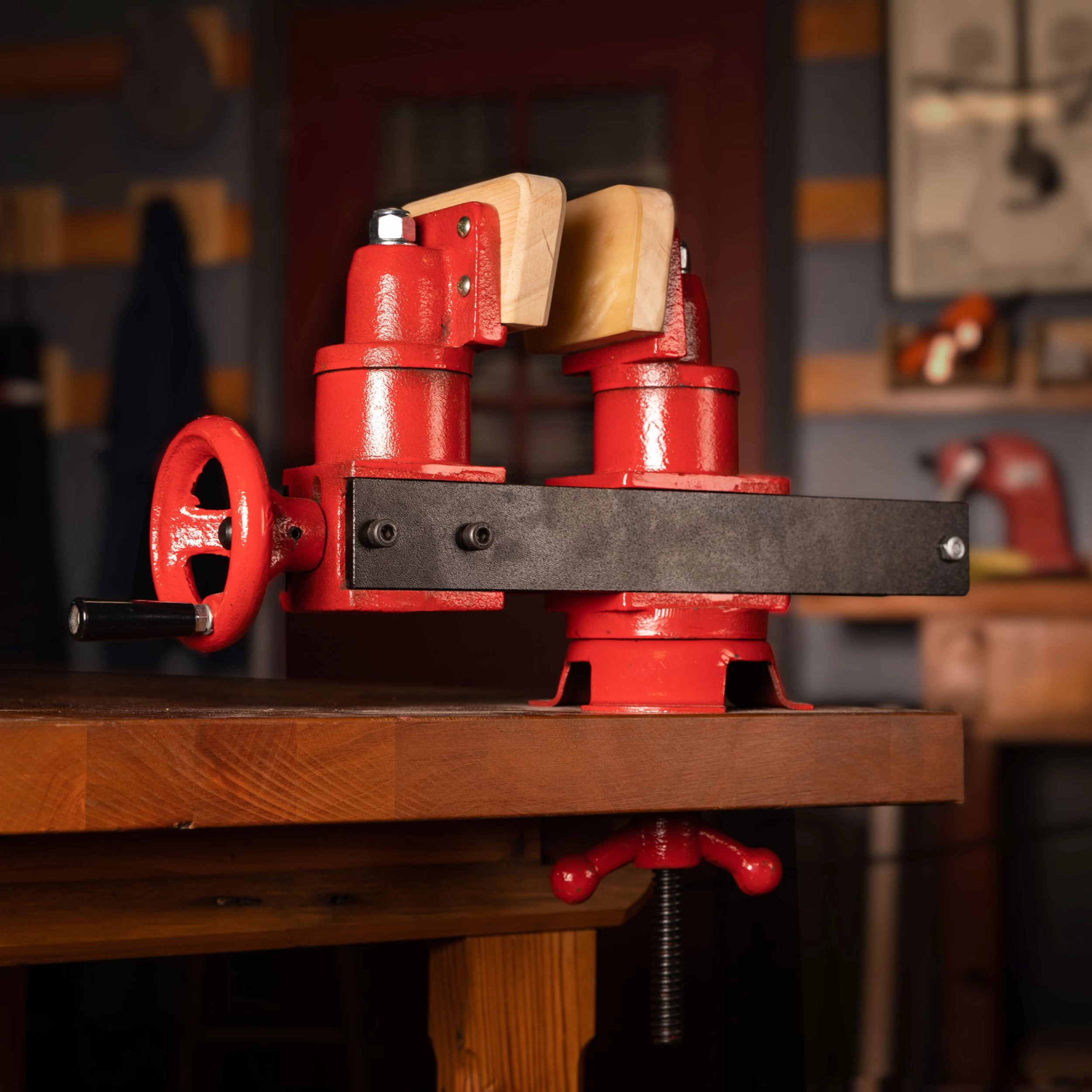 Guitar Repair Vise - StewMac - Image 4