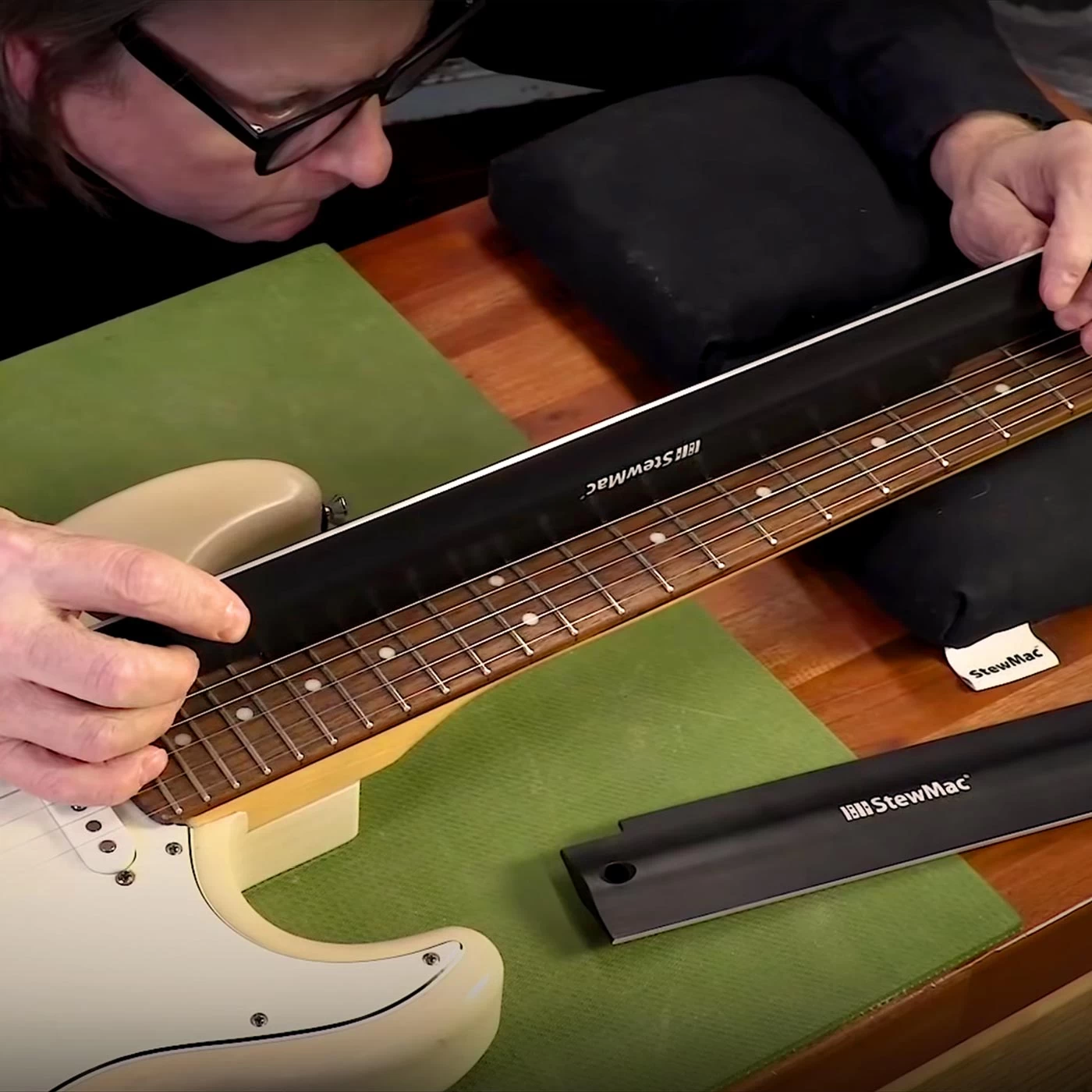 2-in-1 Precision Straightedge - StewMac - Image 5