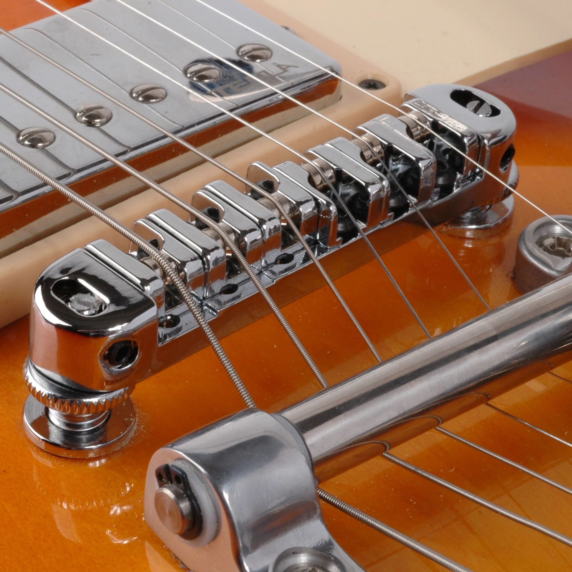 Locking Roller Bridge With Bigsby B70 Vibrato - StewMac - Image 4